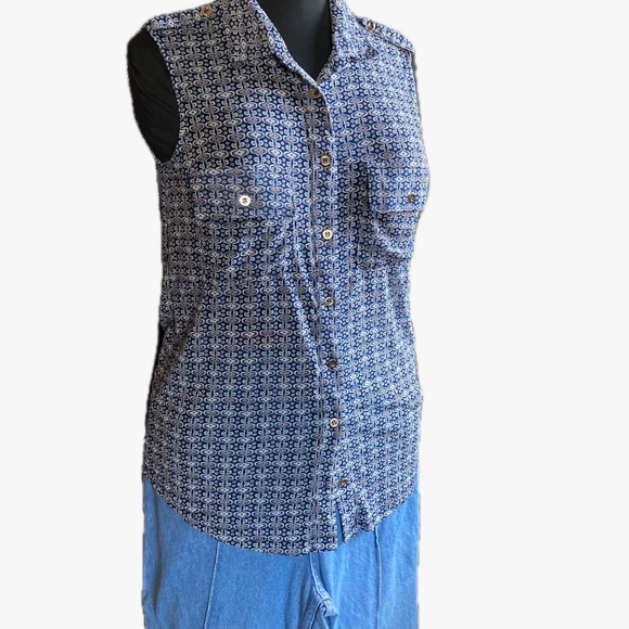 Button up Sleeveless Sheer Shirt with Metal Buttons - Picture 4 of 6